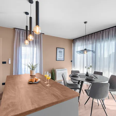 Quercus Village Penthouse With Jacuzzi Novigrad  Exterior photo