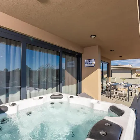 Quercus Village Penthouse With Jacuzzi Novigrad  Exterior photo