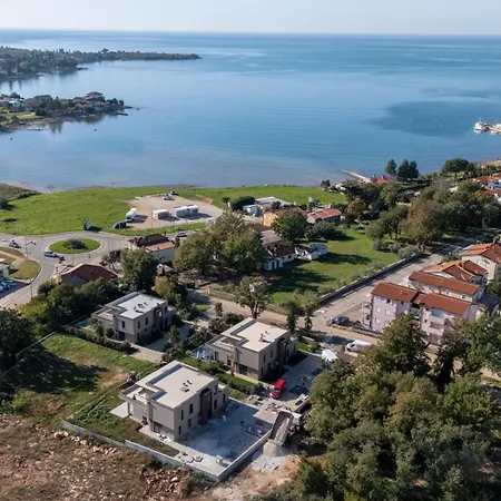 Quercus Village Penthouse With Jacuzzi Novigrad  Exterior photo