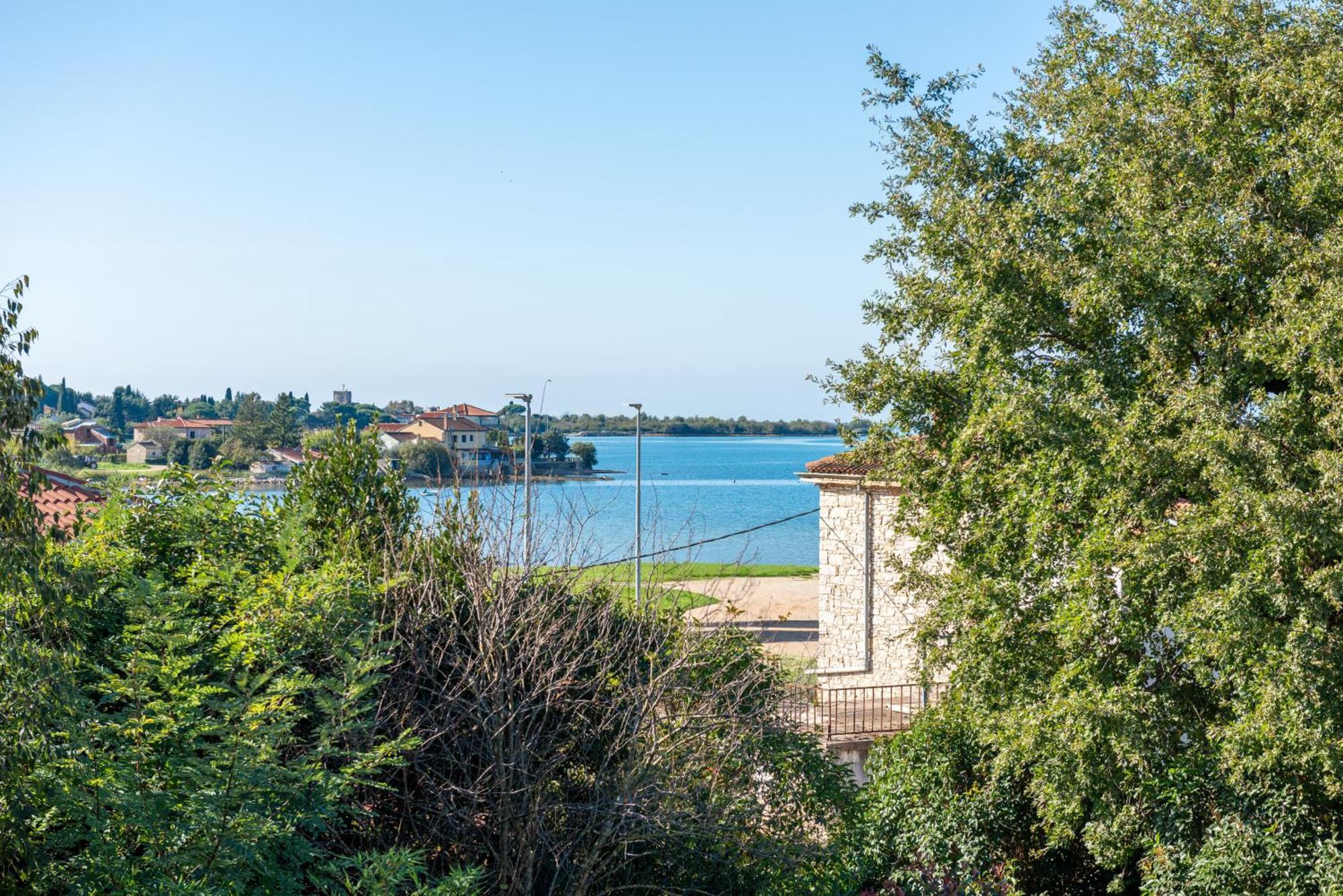 Apartman Quercus Village Penthouse With Jacuzzi *