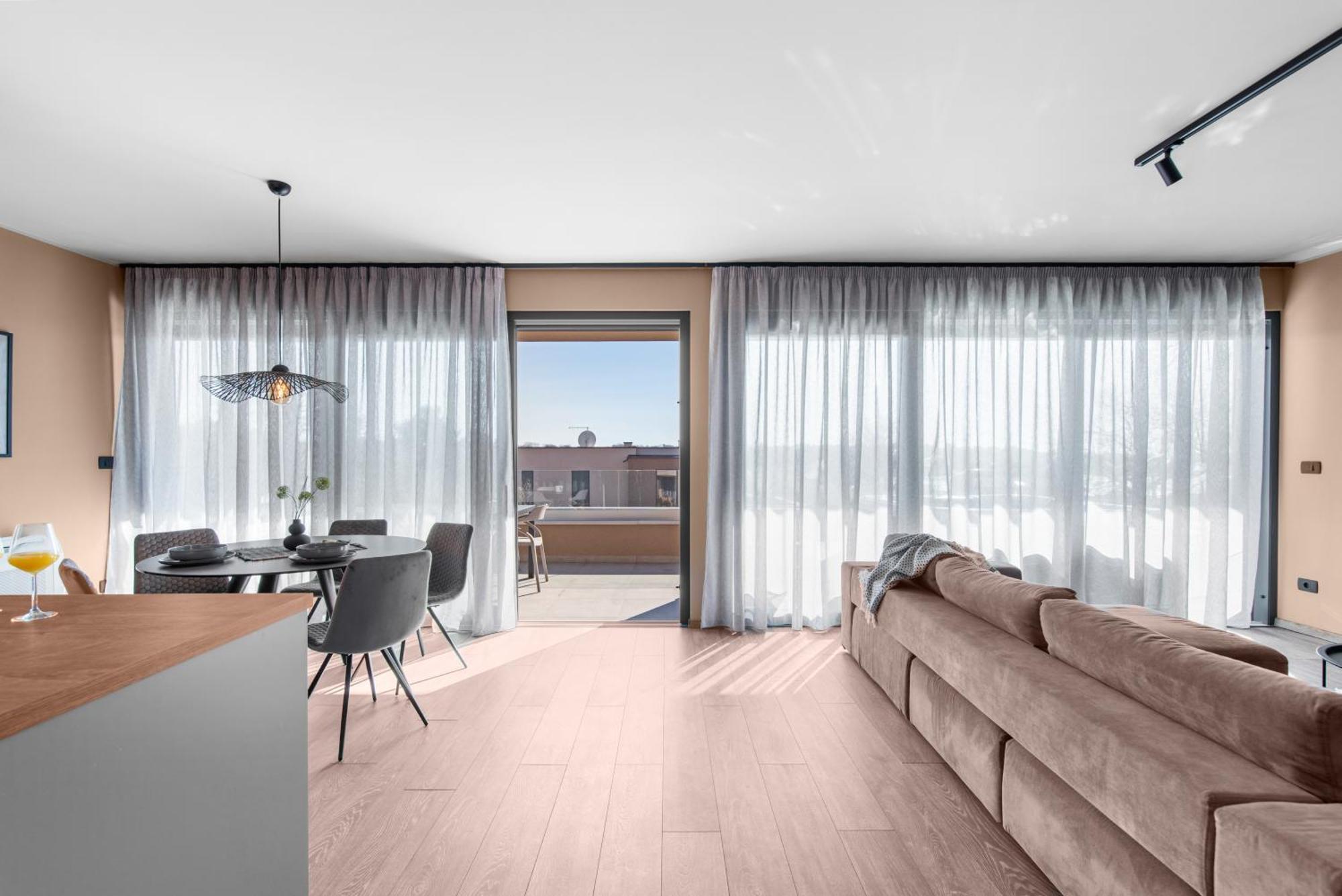 Quercus Village Penthouse With Jacuzzi